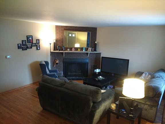 5th image of 829 Carnaby Ct