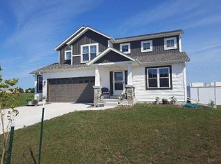 906 Ridge Ct, Watertown, WI 53094
