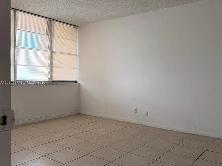 2025 NE 164th St #706 — Photo 5