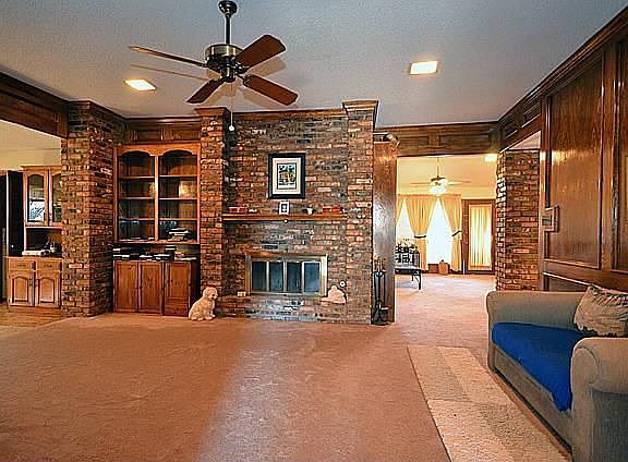 3rd image of 1901 Wedgewood Dr