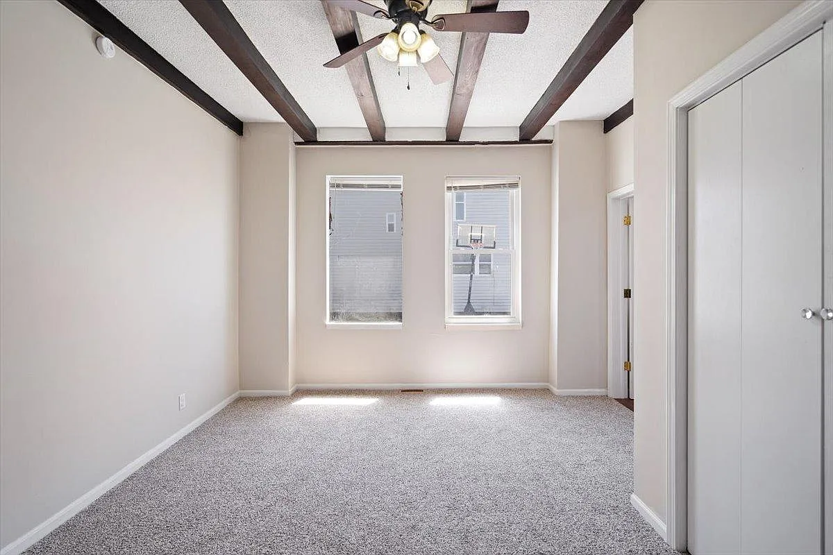 3 bed, 1351 sqft, $900 — Photo 4