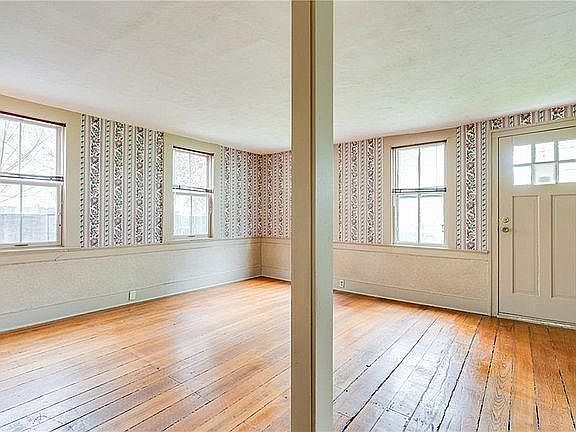 5th image of 232 Stanmary Dr