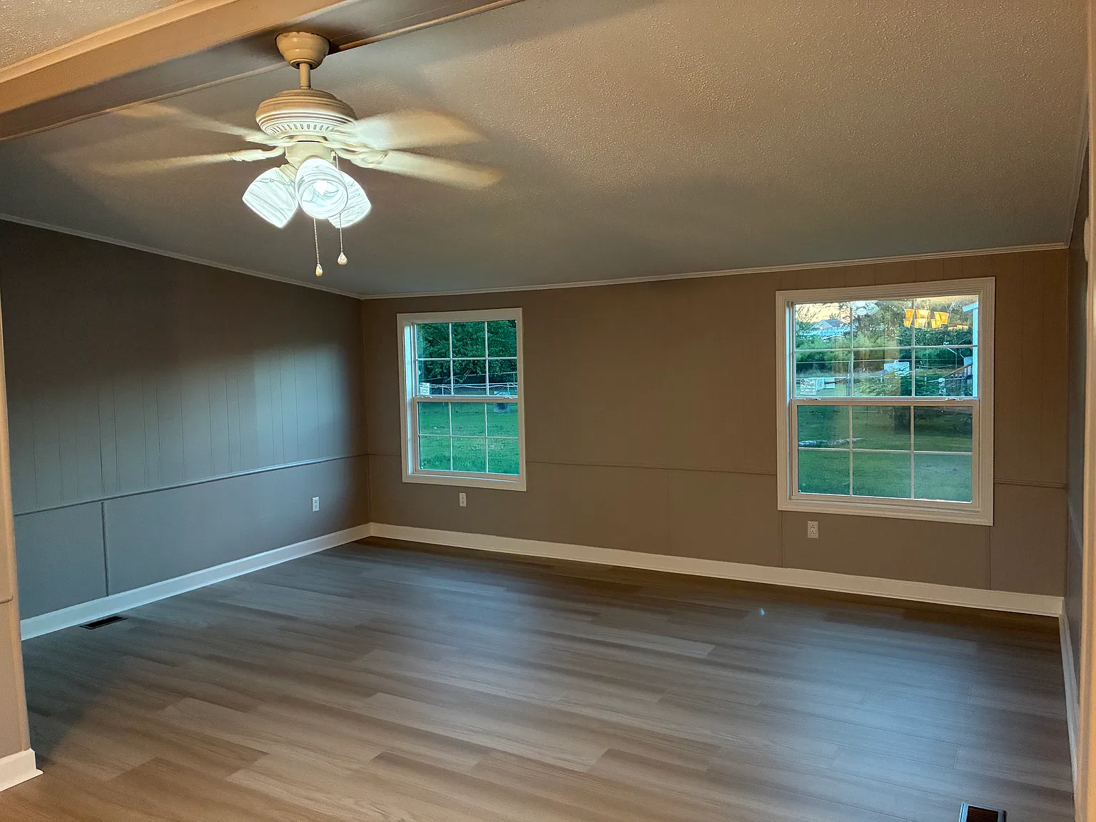 3 bed, 1456 sqft, $1,900 — Photo 2