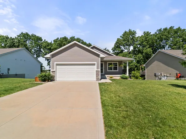 186 NE 56th St, Pleasant Hill, IA 50327