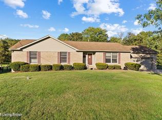 887 Floyds Fork Dr, Shepherdsville, KY 40165