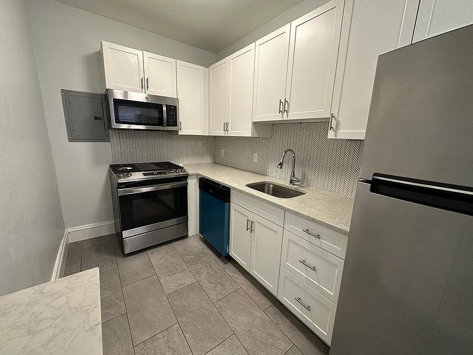 235 Lafayette St #1CP