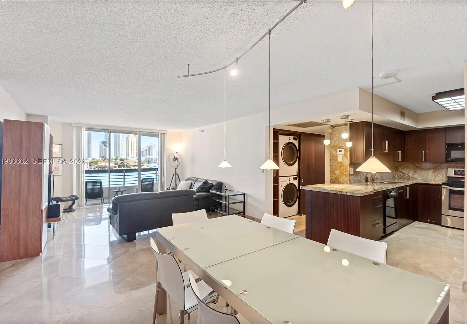 Mystic Pointe Condo No Th — Photo 4
