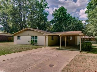 711 Redwater Rd, Wake Village, TX 75501