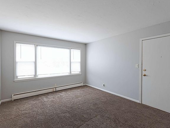 3rd image of 928 E St #1X1R