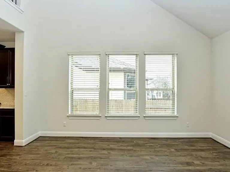 15821 Cinca Terra Dr — Photo 13
