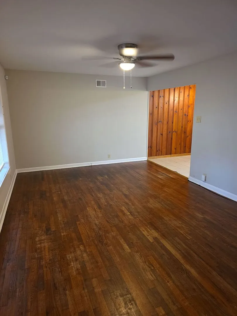 1811 W College Street Sherman, TX 75092-5321 — Photo 3