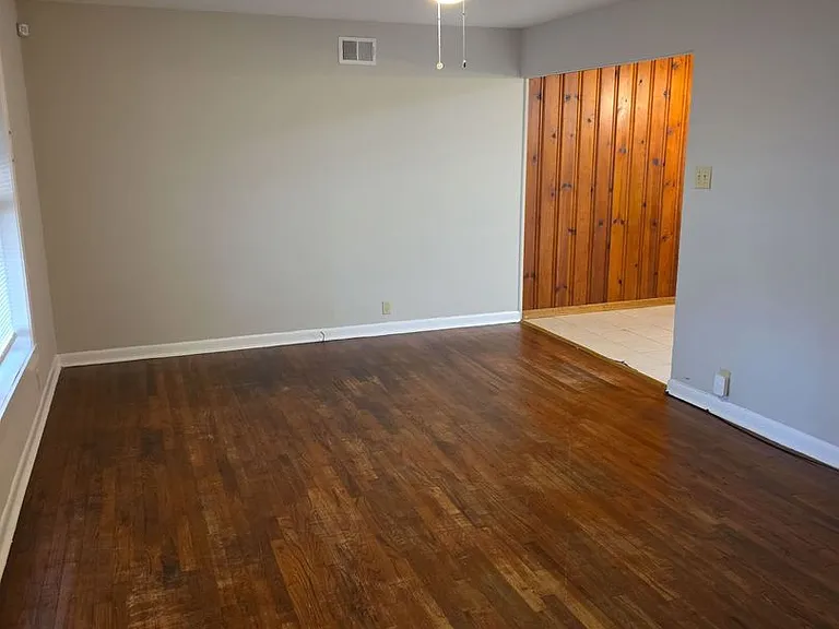1811 W College St — Photo 3