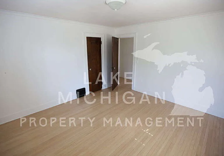 533 E Central Ave — Photo 8
