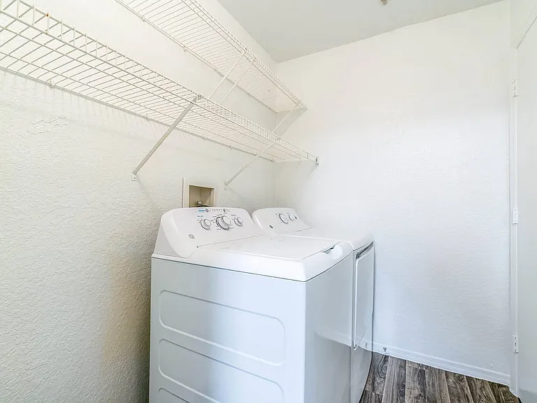 Coastline Cove Apartment Homes — Photo 17