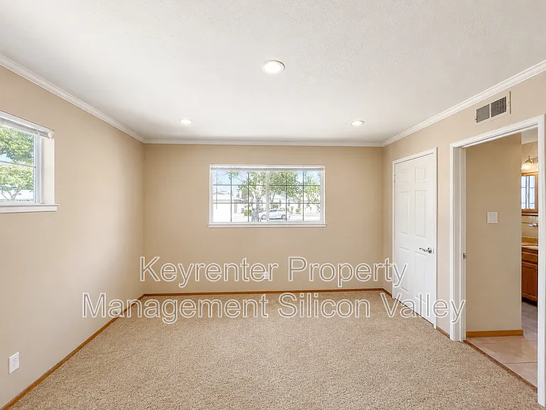 1114 Lynn Way — Photo 14