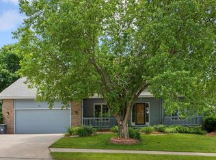 16115 Z St, Omaha, NE 68135