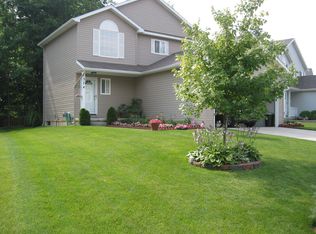 1374 Sherwood Forest Dr, Waterford, MI 48327