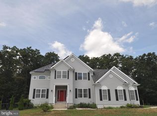 8 Mackenzie Ct, Whiting, NJ 08759