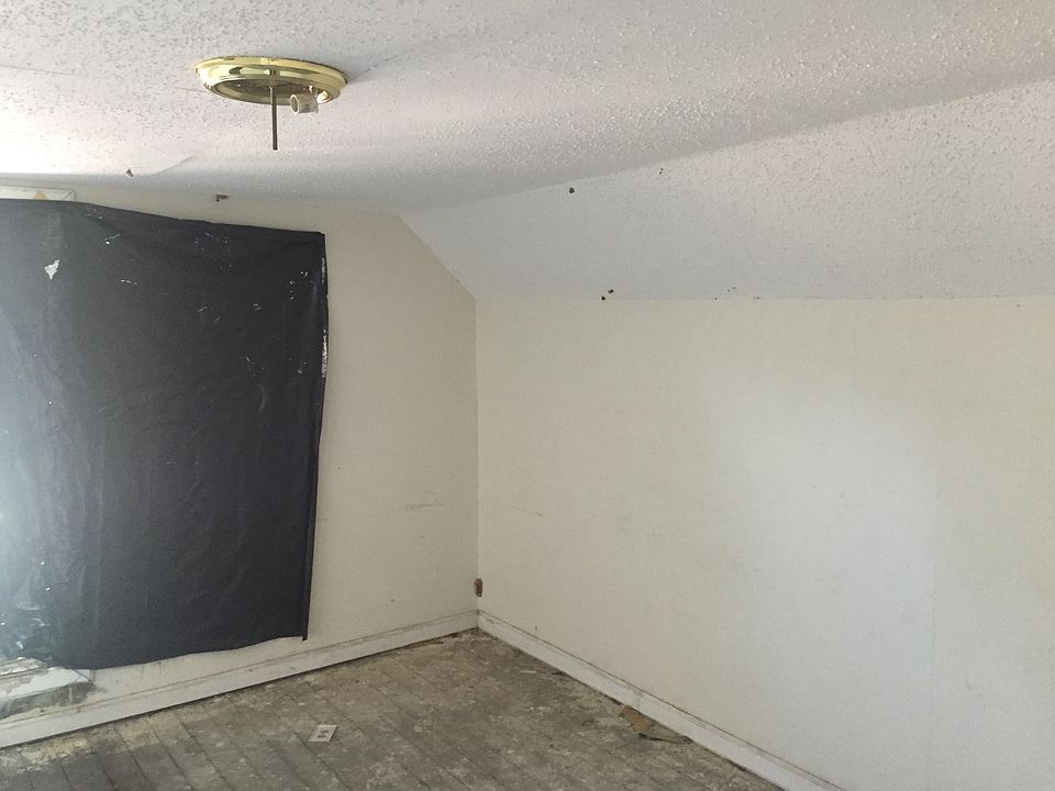 1st image of 834 7th St