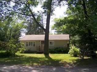 961 N Edgewood Dr, Barton City, MI 48705