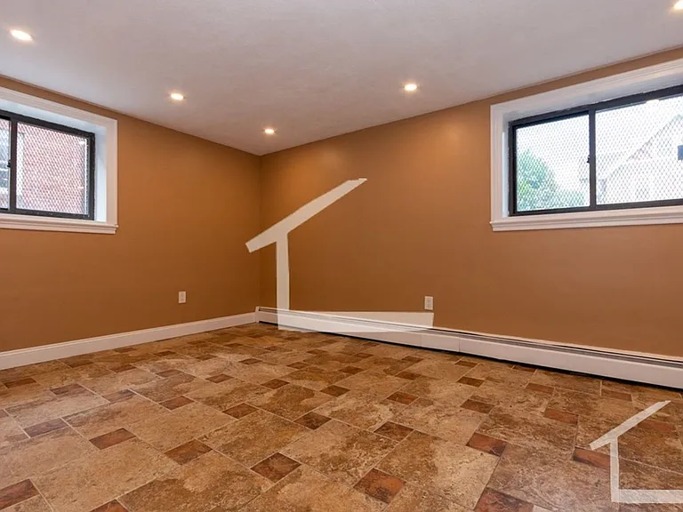 45 Gardner St #14 — Photo 4