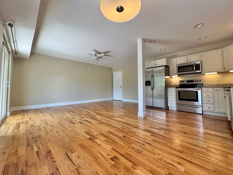 106 S Anderson St #A202 — Photo 6