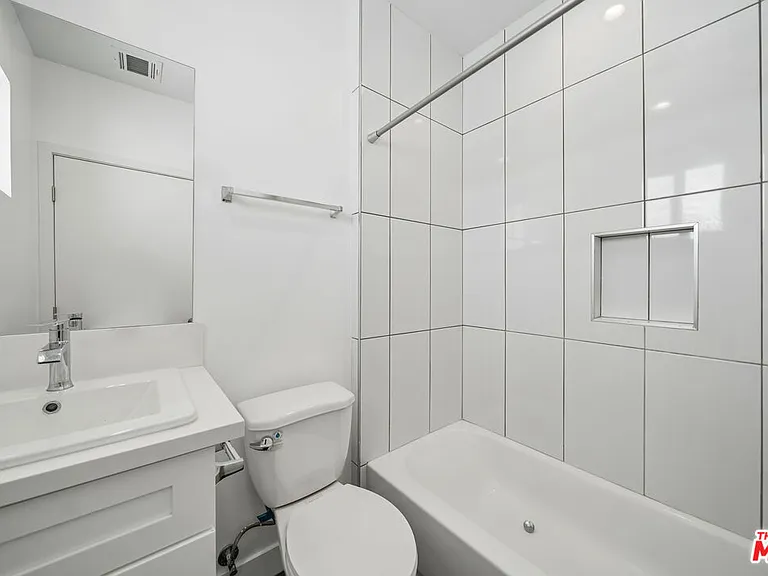 6334 1/2 Beck Ave — Photo 25