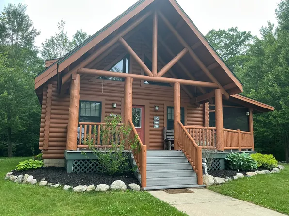 7725 W Robinson Lake Rd, Roscommon, MI 48653