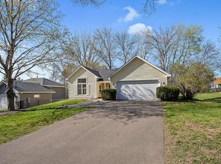 2045 Belmont Ln E, North Saint Paul, MN 55109