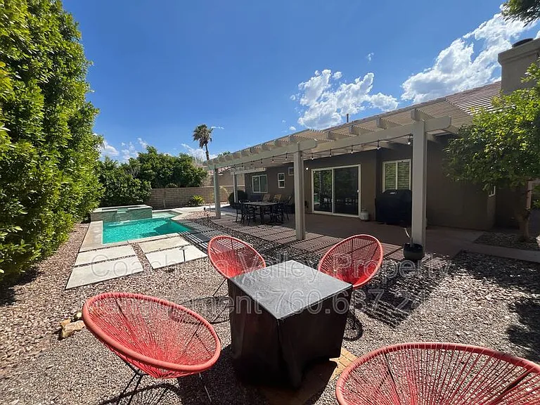 2162 Shannon Way — Photo 4