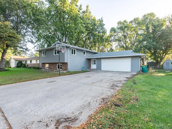 1227 Pocatello Dr, Bismarck, ND 58504