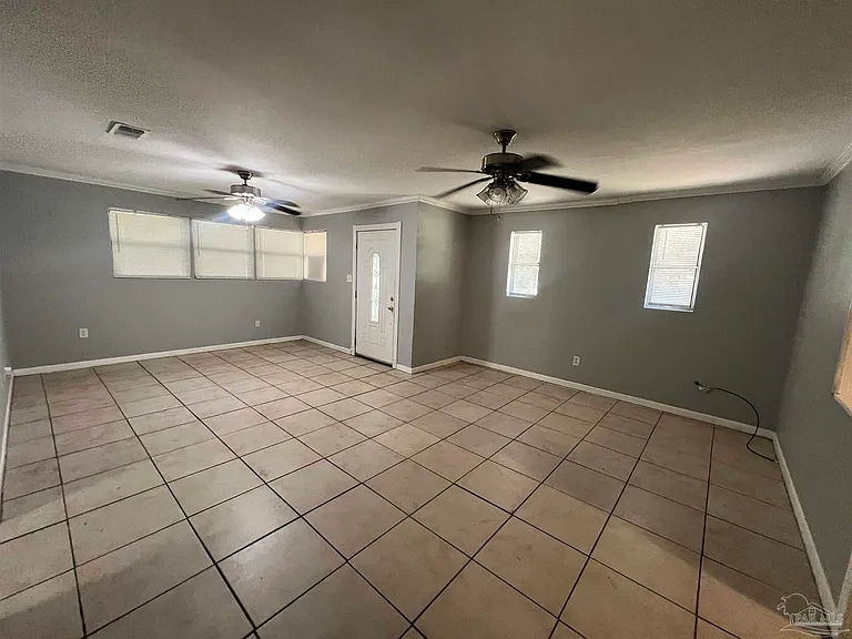 203 Edison Dr — Photo 4