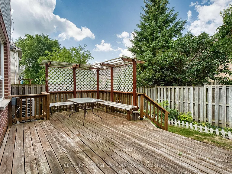761 Blacksmith St — Photo 36