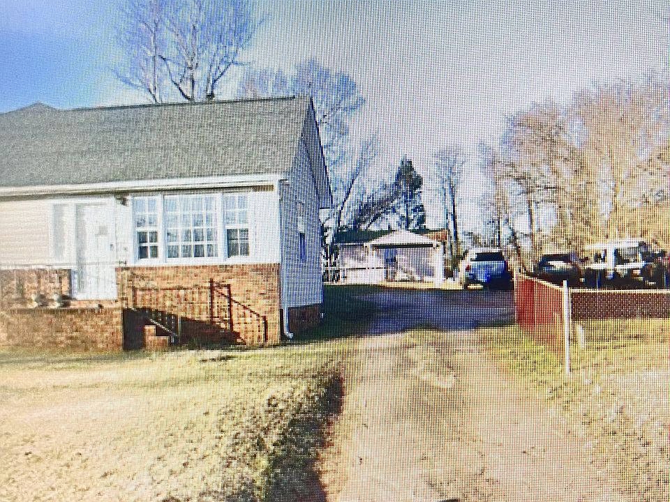 2nd image of 312 W Main St