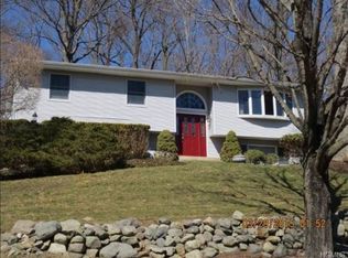 4 Ullman Ter, Monsey, NY 10952