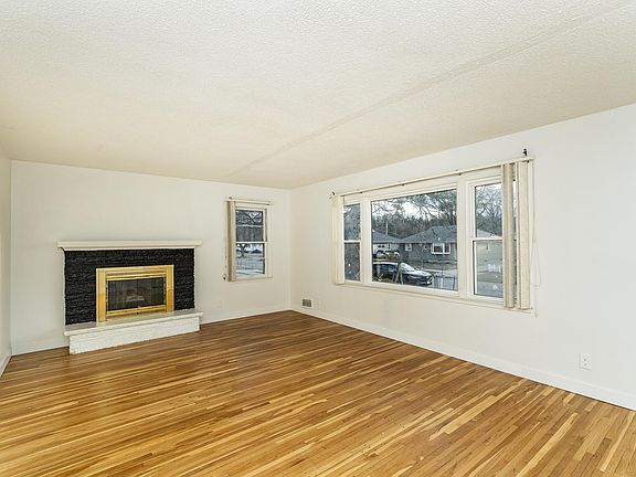 2nd image of 1413 16th Ave NW