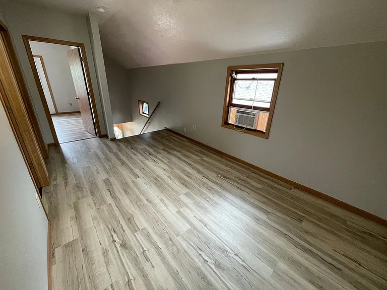 1016 4th Ave — Photo 8