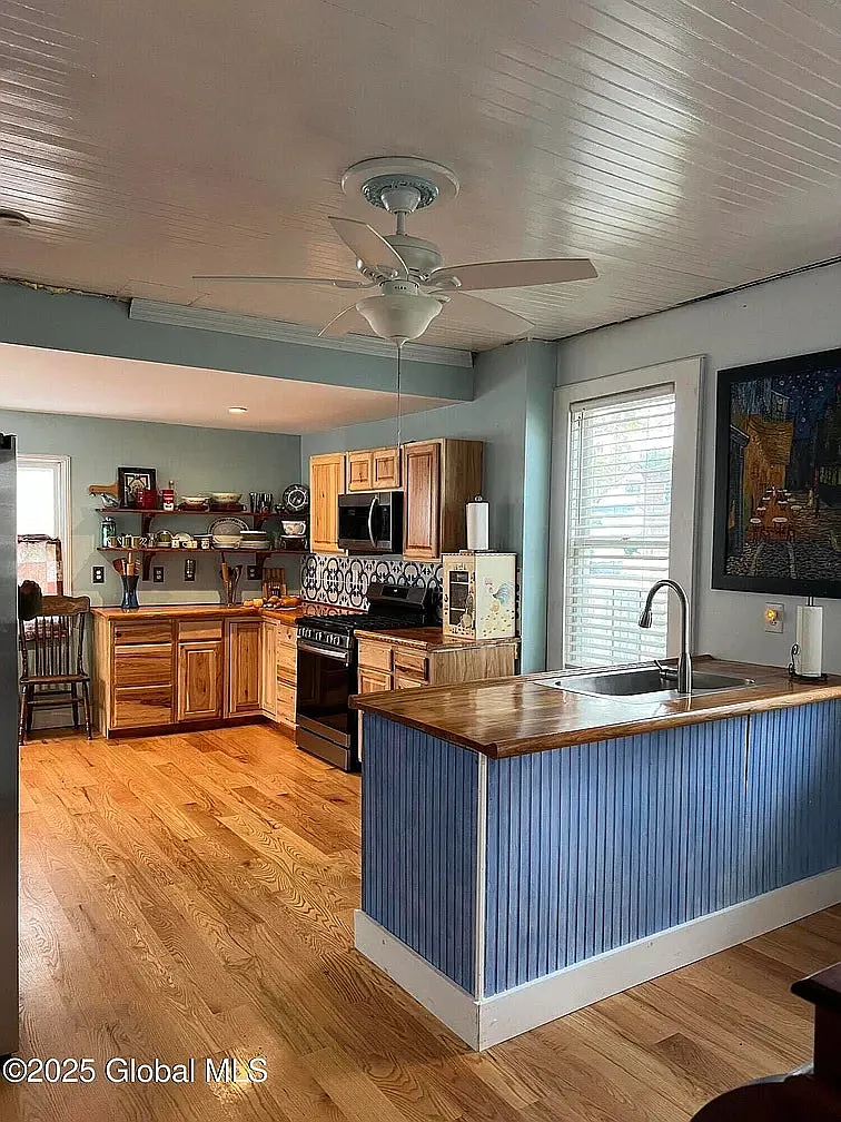 21 Willett Street — Photo 2