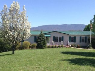 1857 Indian Creek Rd, Dandridge, TN 37725