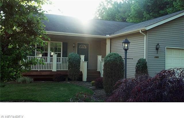 1st image of 3466 Hiwood Ave
