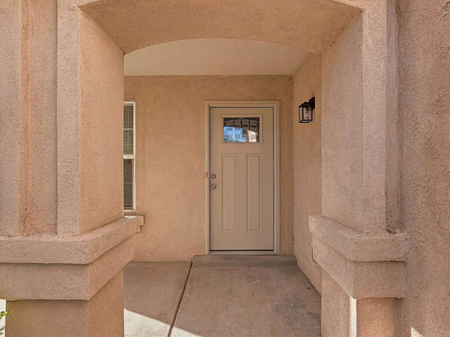 4 bed, 2.5 bath, 2150 sqft, $2,300 — Photo 2
