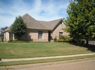 8466 Riverwood Farms Pkwy, Cordova, TN 38016