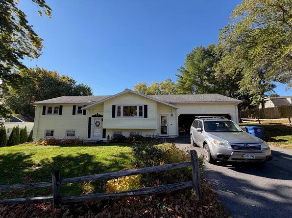 31 Constitution Dr, Westbrook, ME 04092