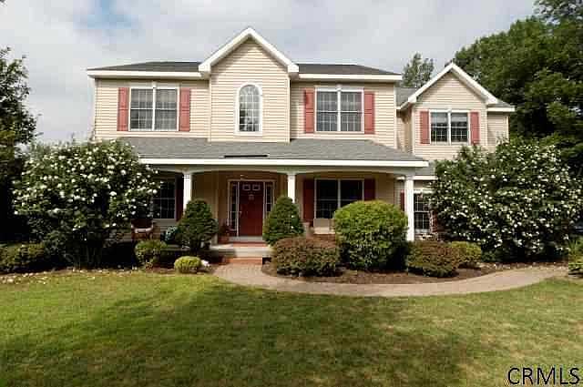 1st image of 40 Heather Dr