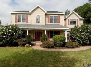 40 Heather Dr, Clifton Park, NY 12065