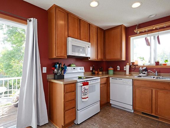 4th image of 5027 Evergreen Dr N Unit 1