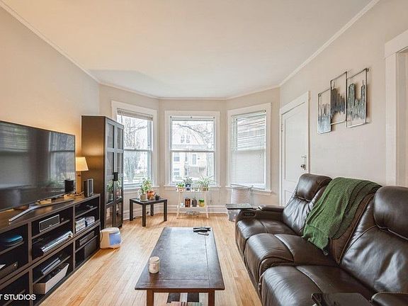 2nd image of 5654 W Higgins Ave