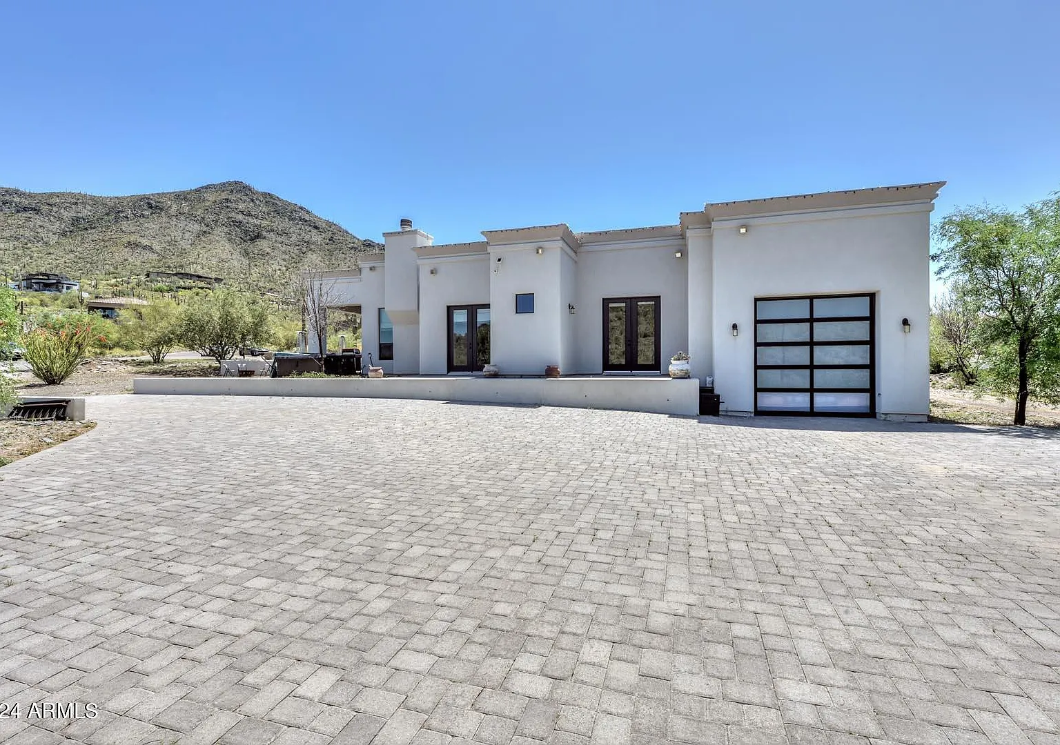 4 bed, 3.5 bath, 3891 sqft, $8,500 — Photo 2