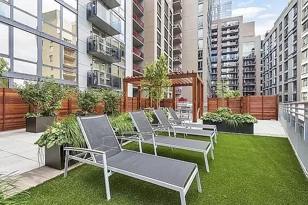Rented by REAL New York | media 9