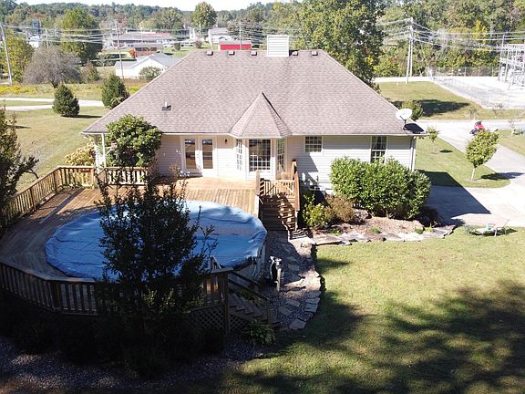3rd image of 94 Cypress Dr